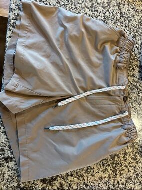 chubbies Men's Tan Athletic Drawstring Shorts xl 6”